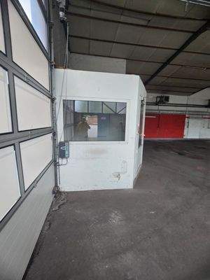 Großzügiges Bürogebäude