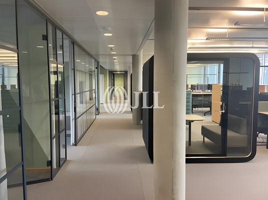 Thinktank im Großraumbüro - ET