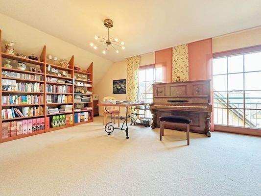 Arbeits-/Schlafzimmer im Dachgeschoss