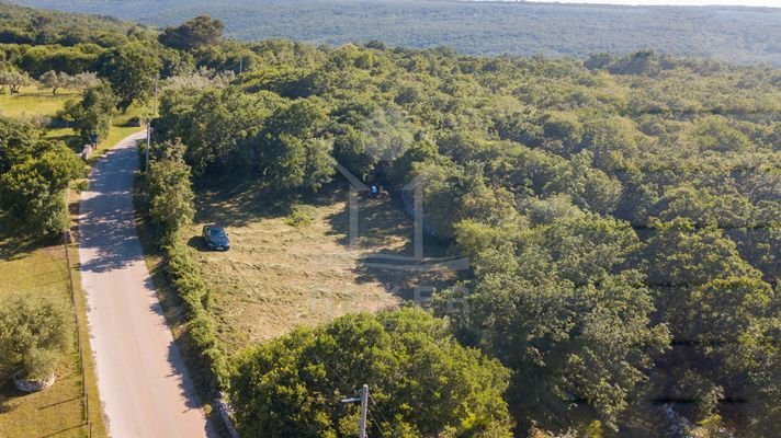 Baugrundstück in malerischer Umgebung bei Marčana