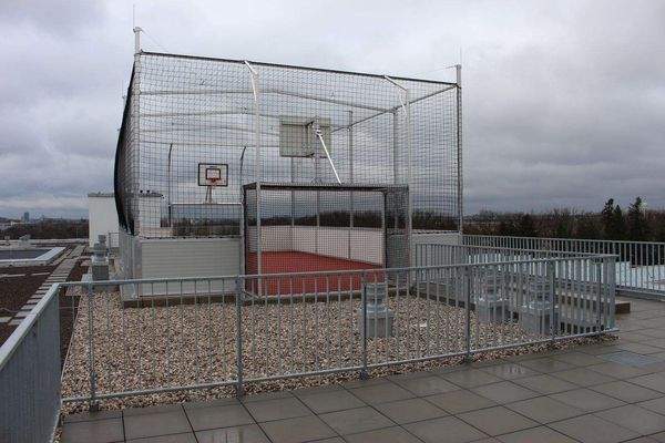 Sportfeld - Dachterrasse