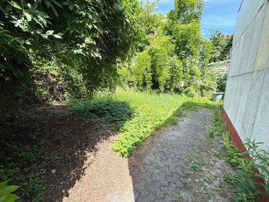 NL44 Garten neben dem Haus.jpg