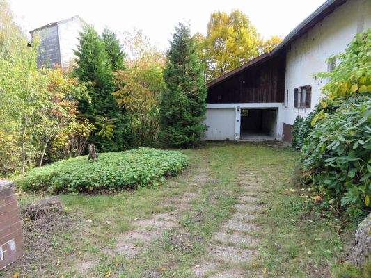 Zufahrt zur Doppelgarage 