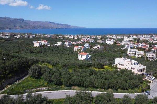 Kreta, Tavronitis: Erstklassiges Grundstück in der Nähe des Strandes zu verkaufen