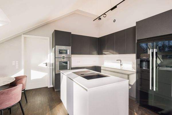 Zeitlos-elegante Einbauküche