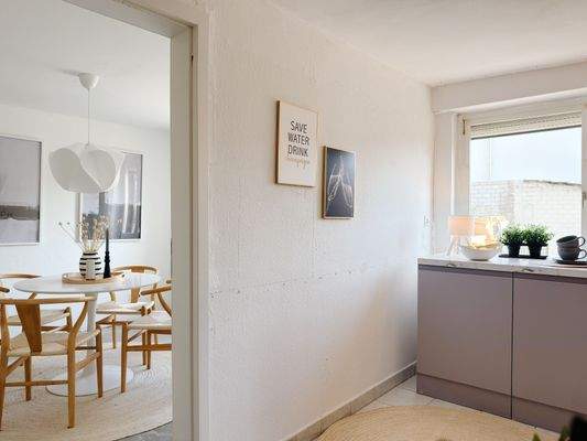 Esszimmer und Küche