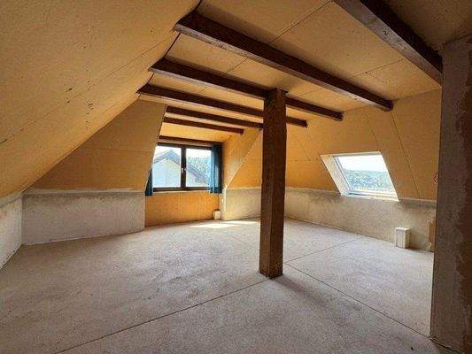 ausbaubarer Raum im DG