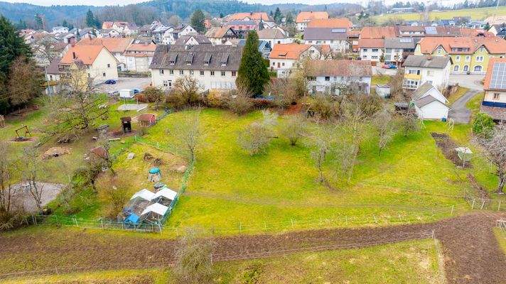 viel Fläche hinter dem Haus