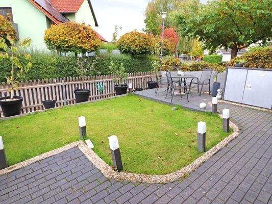 Vorplatz mit Freisitz