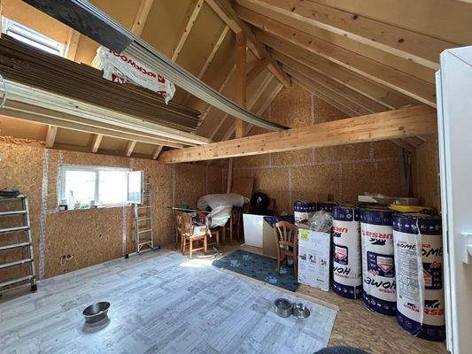 Zimmer (vorbereitet) über der Garage