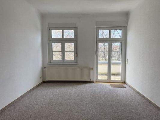 Wohnraum mit Balkon OG