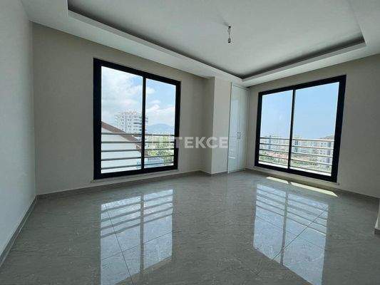 Ready-to-move Apartments with Sea and City Views in Alanya Mahmutlar