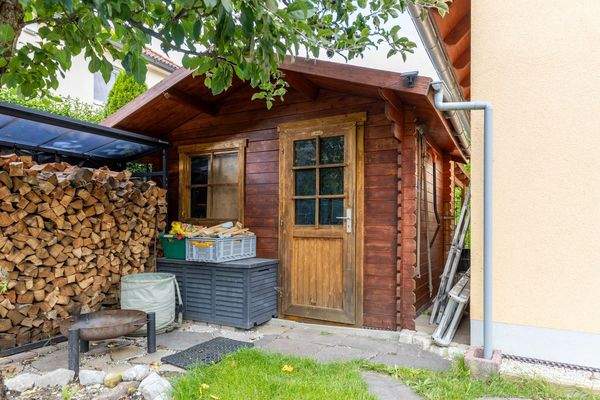 Modernes Familienhaus mit Traumgarten und Blick ins Grüne