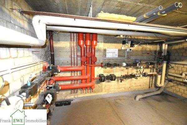 Versorgungskeller. Wohn- und Geschäftshaus