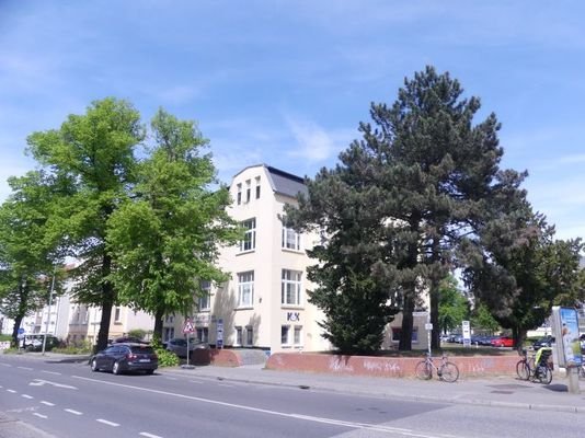 Aussenansicht - Blick vom Bahnhof