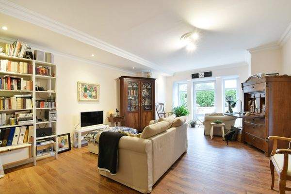 Lichterfülltes Wohnzimmer