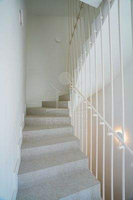 1. Obergeschoss: 2 Schlafzimmer & 1 Bad