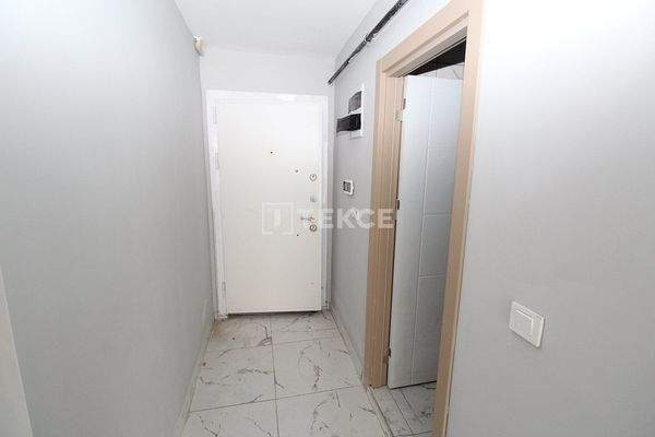 1 Bedroom Apartment in a Complex in İstanbul, Esenyurt