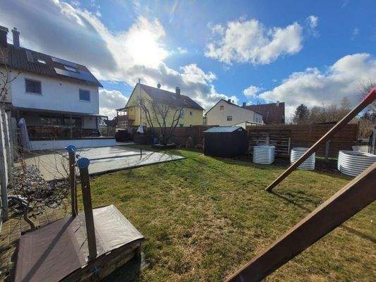 Garten, Pool und Terrasse