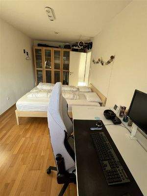 ... mit Platz für Schreibtisch