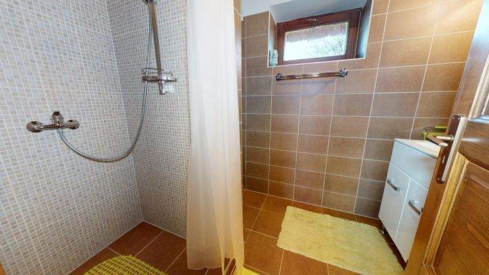 6_phr-Bathroom 5.jpg