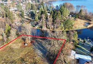 Blick auf das Grundstück an der Löcknitz.JPG