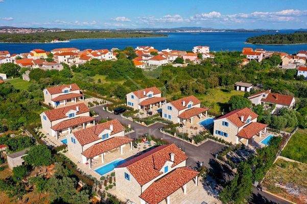 Nur 250 Meter vom glitzernden Meer entfernt