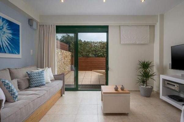 Kreta, Afrata: Premium-Villa mit Meerblick zu verkaufen