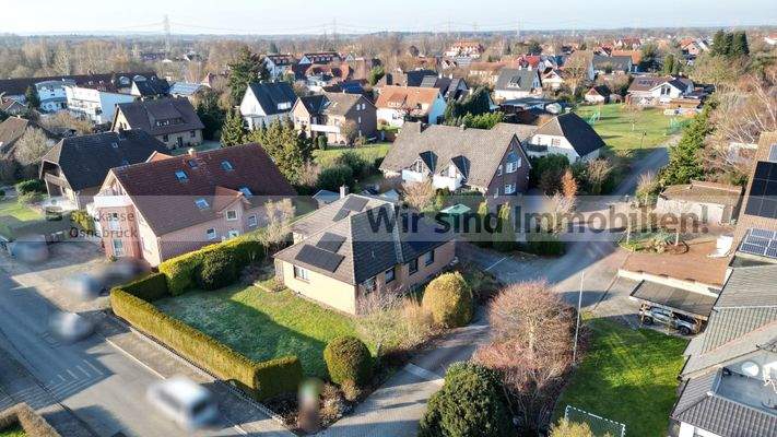 Außenansicht mit Umgebung