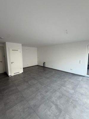 Wohnzimmer mit Küche.JPG