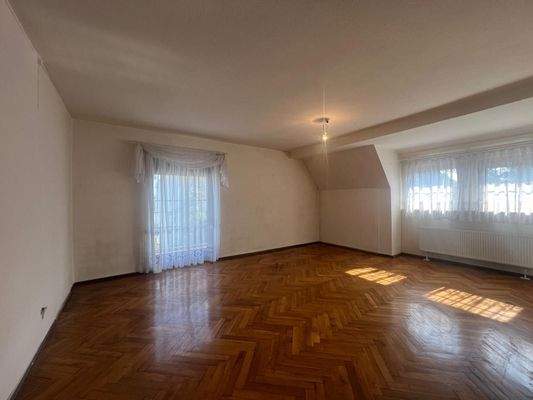 Räumlichkeit im Obergeschoss