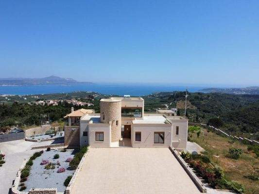 Luxusvilla zum Verkauf in Tsivaras mit Meerblick