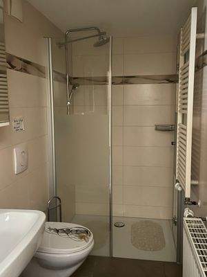 OG - nagelneues Badezi inkl.WC