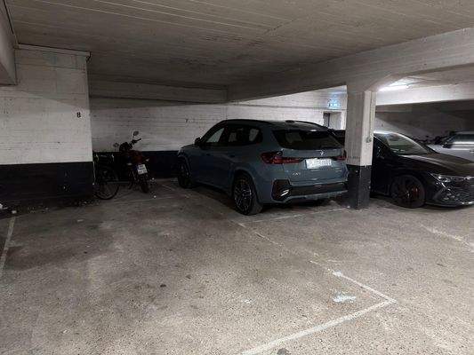 Tiefgaragenstellplatz