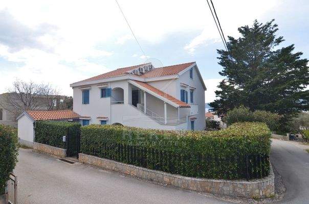 Ein attraktives Exterieur prägt das Apartmenthaus