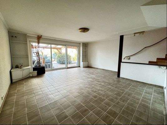 Wohnzimmer mit Terrassenzugang