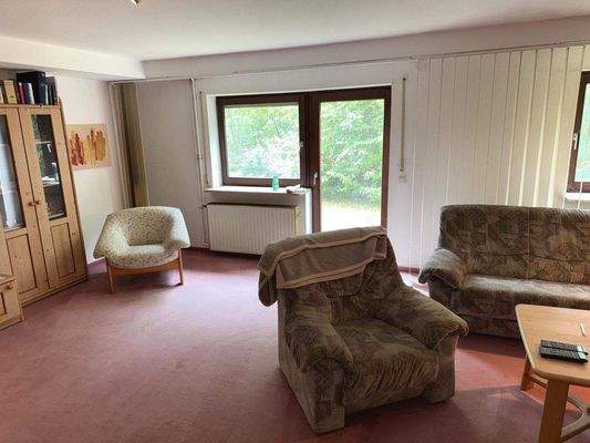 UG_Kinderzimmer mit Ausgang Garten_.JPG