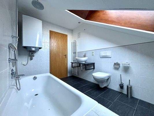 Bad  -  Wohnung 1
