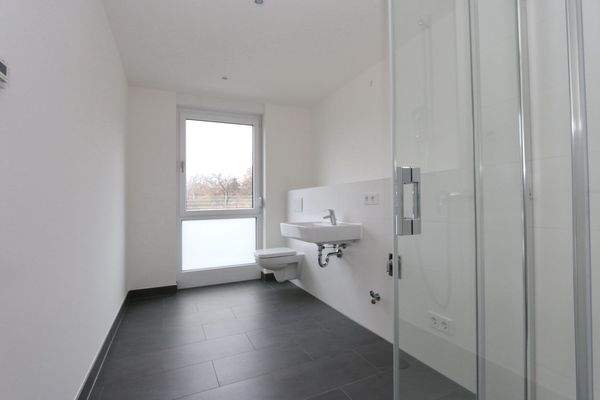 Tageslichtbad mit Dusche