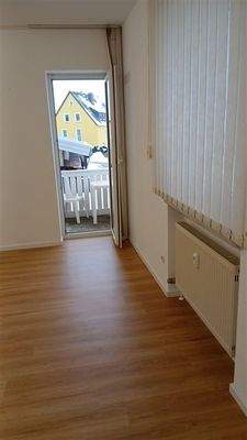 2. Büroraum mit kleinen Balkon