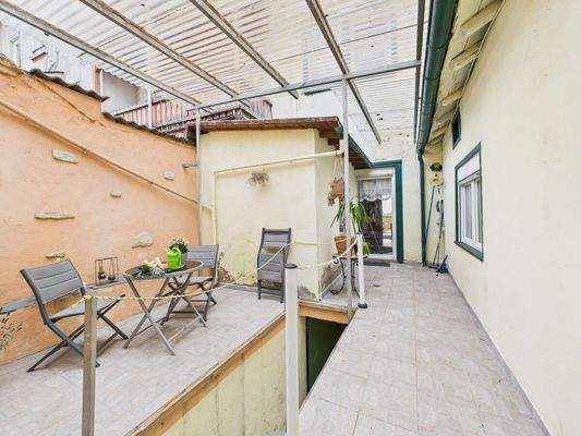 Kleiner Innenhof EG Wohnung