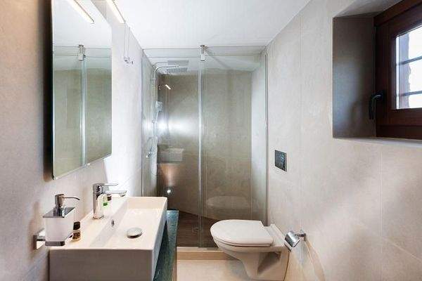 Kreta, Maroulas: Einzigartiges Steinhaus mit atemberaubendem Meerblick zu verkaufen