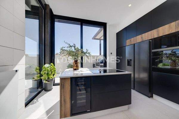 Stylish 3-Bedroom Houses in a Golf Resort in Pilar de la Horadada