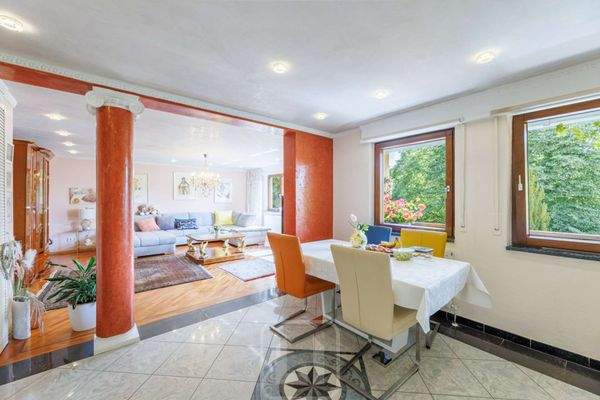 Offener Wohn- und Essbereich