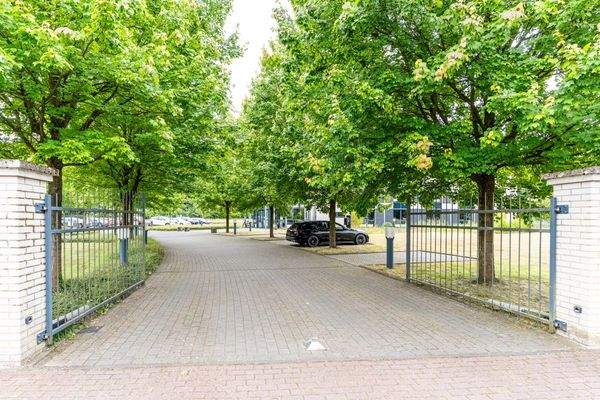 Einfahrt zum Parkplatz