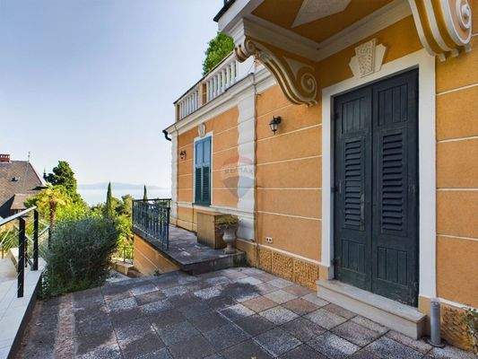 1715415046_cam02458g0-pr0084-still025