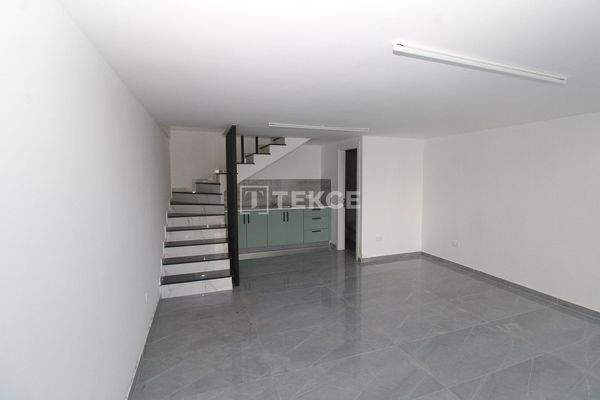 Shop in the Girne Center with High Rental Income