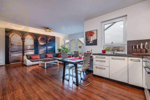 Wohnzimmer mit Essbereich