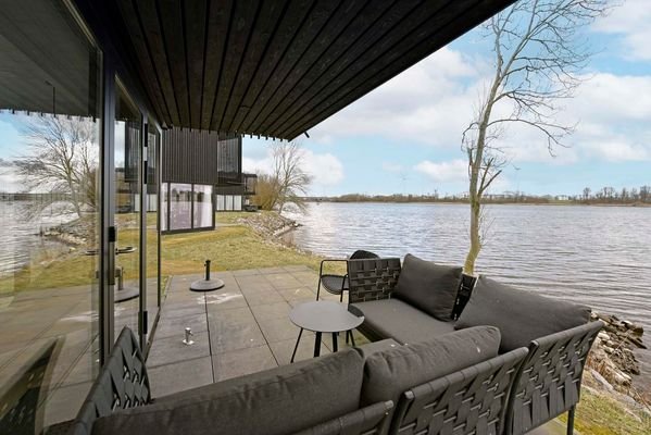 ferienhaus-kaufen-am-Wasser-brielle-008