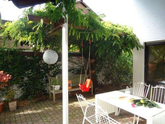 Überdachter Essplatz